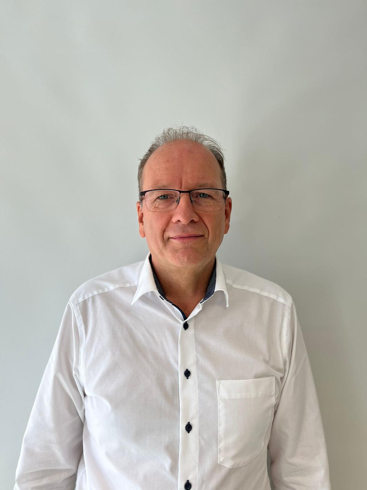 Dr. Frank Groß
